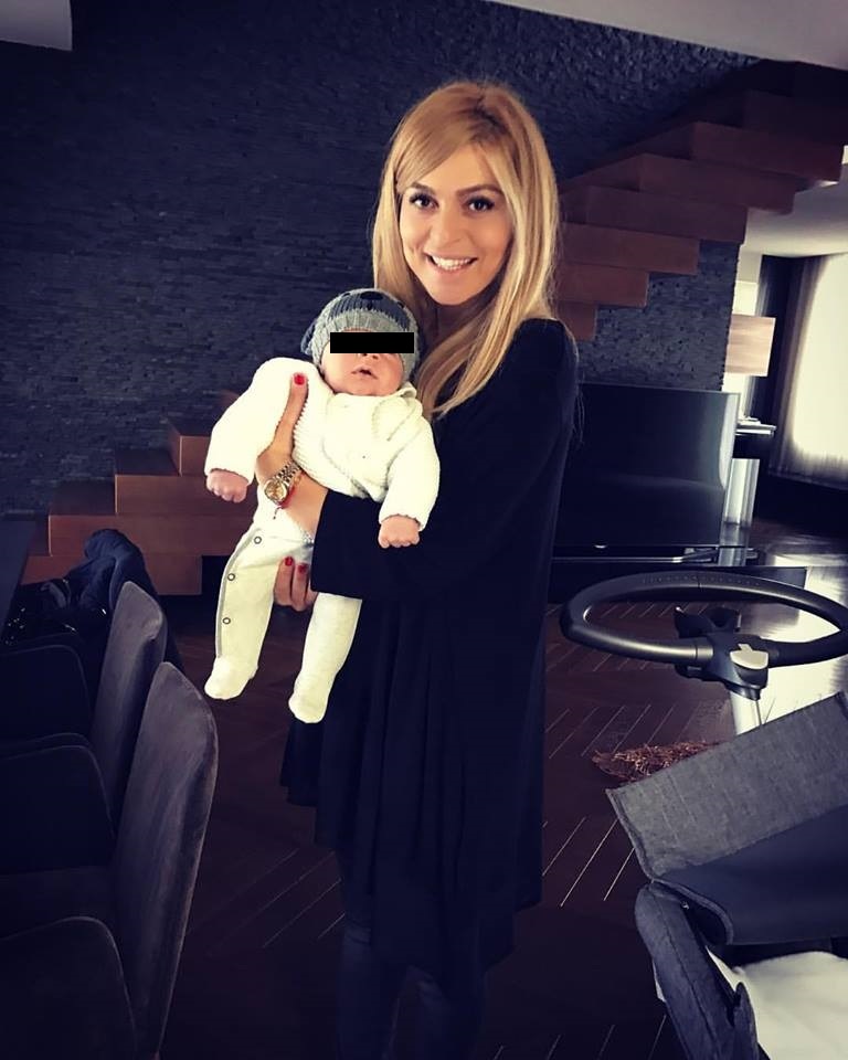 Adriana Nechită, prima poză cu băieţelul ei