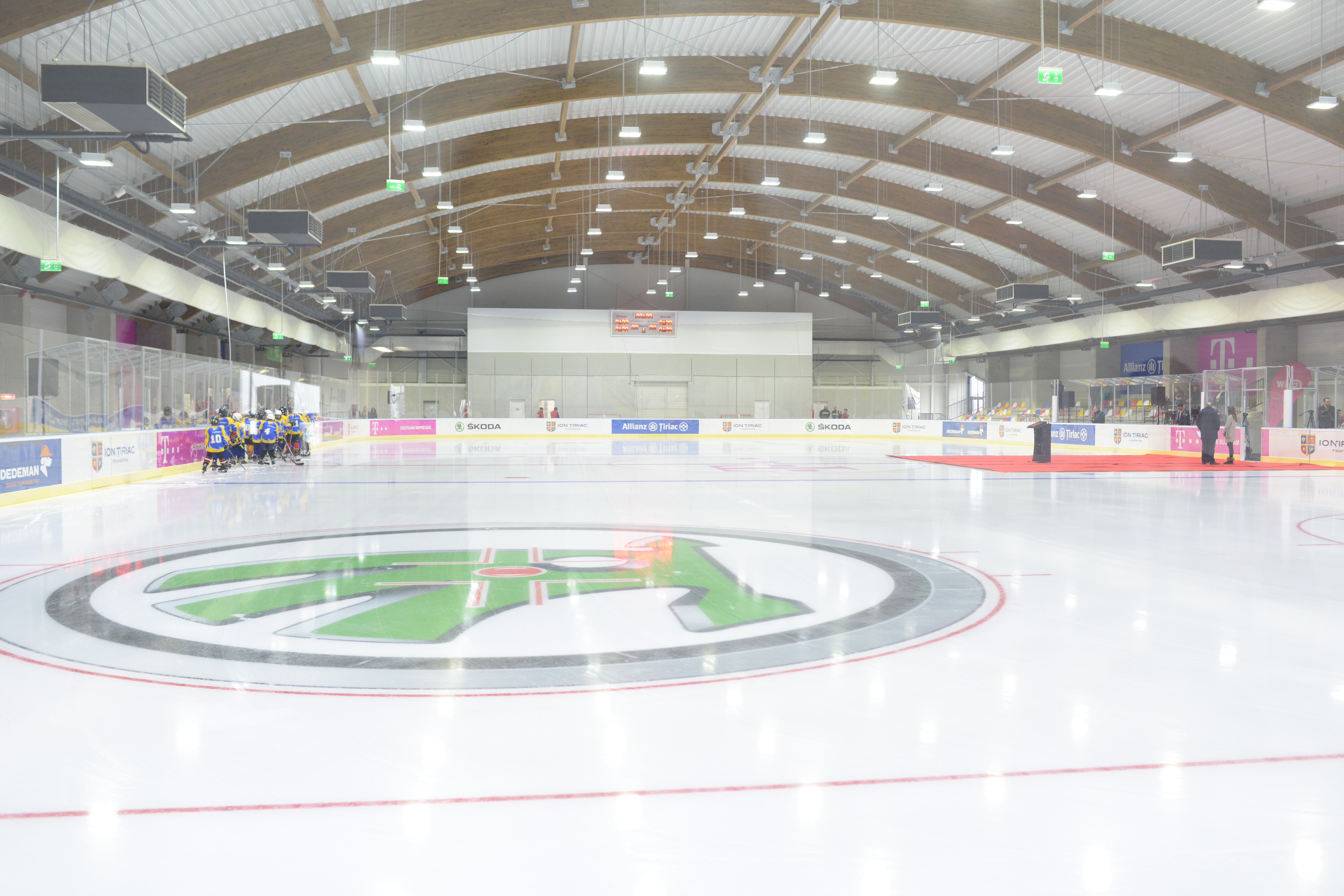 Patinoarul Telekom Arena, construit de Ion Ţiriac în mai puţin de 3 luni, este modern din toate punctele de vedere
