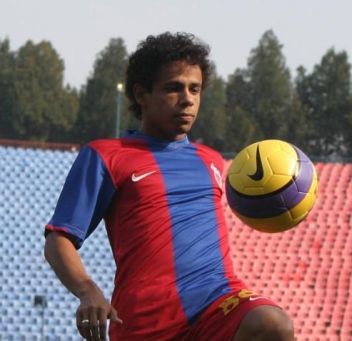 Elton pe vremea când evolua la Steaua Bucureşti