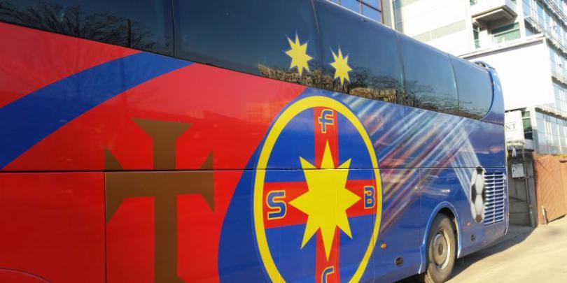 Steaua în opt colţuri apare şi pe autocarul Stelei