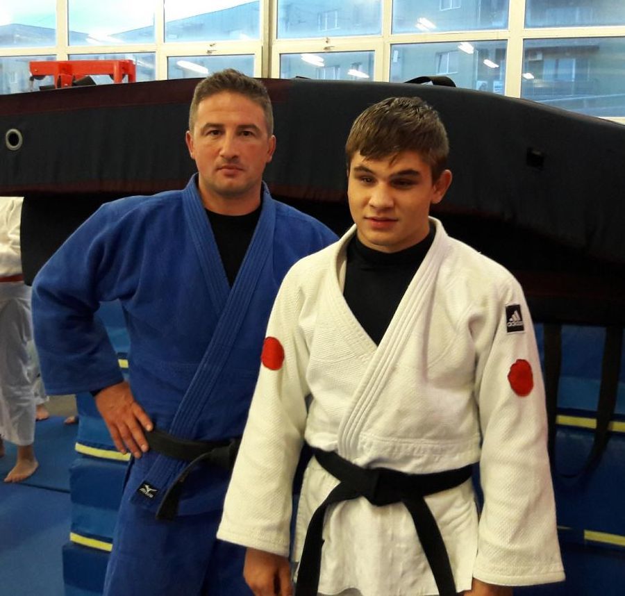 Tânărul campion a primit o surpriză excepţională din partea lui Marius Vizer: acesta i-a oferit 25.000 de euro!