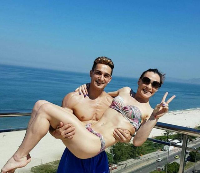 Aşa au fost fotografiaţi cei doi campioni vara trecută, iar imaginea le-a dat apă la moară celor care cred că i-ar lega mai mult decât o simplă prietenie.