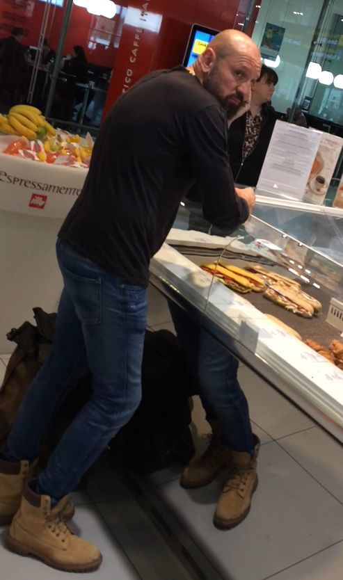 Bogdan Stelea a ajuns la Cluj, cu avionul, pentru a susţine echipa naţională a României.