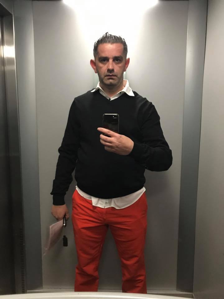 Daniel Onoriu şi-a anunţat prietenii că merge să intenteze acţiunea de divorţ