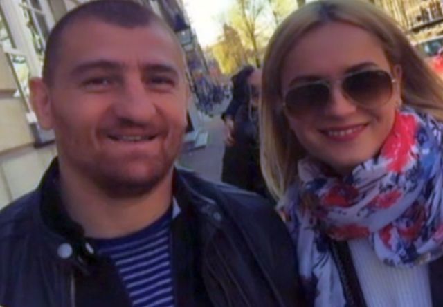 Cei doi sunt foarte îndrăgostiţi