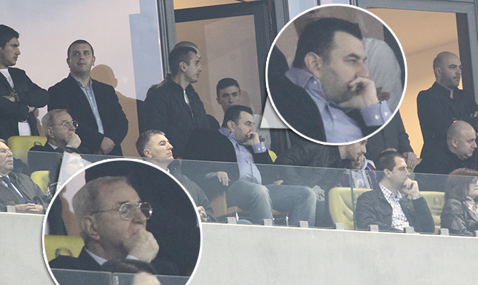 Calm. Viorel Paunescu si-a pastrat linistea interioara si la derby de Romania. Langa el a luat loc George Iorgovan