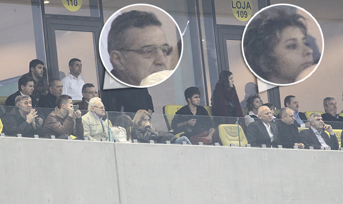 Palizi. Zona VIP a stelistilor a fost foarte tacuta in prima repriza. Gigi Becali, Teia Sponte, Valeriu Argaseala, Ionut Lutu si Ana Maria Prodan nu intelegeau nimic din meci