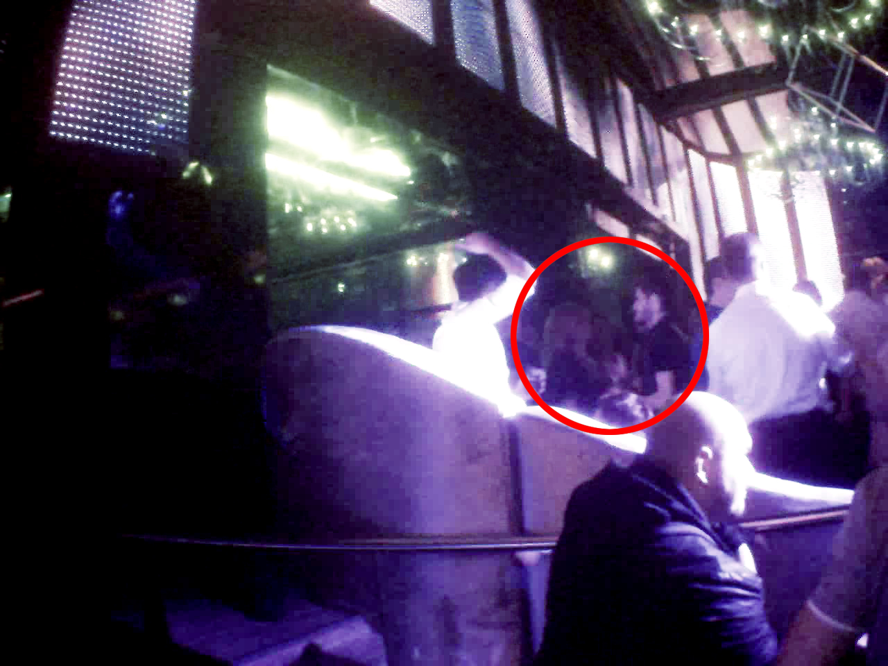 Radut si Gina in club