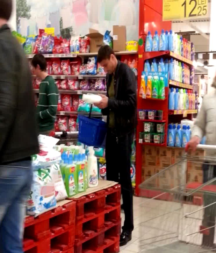 Vasili Hamutovski studiaza oferta de balsam de rufe