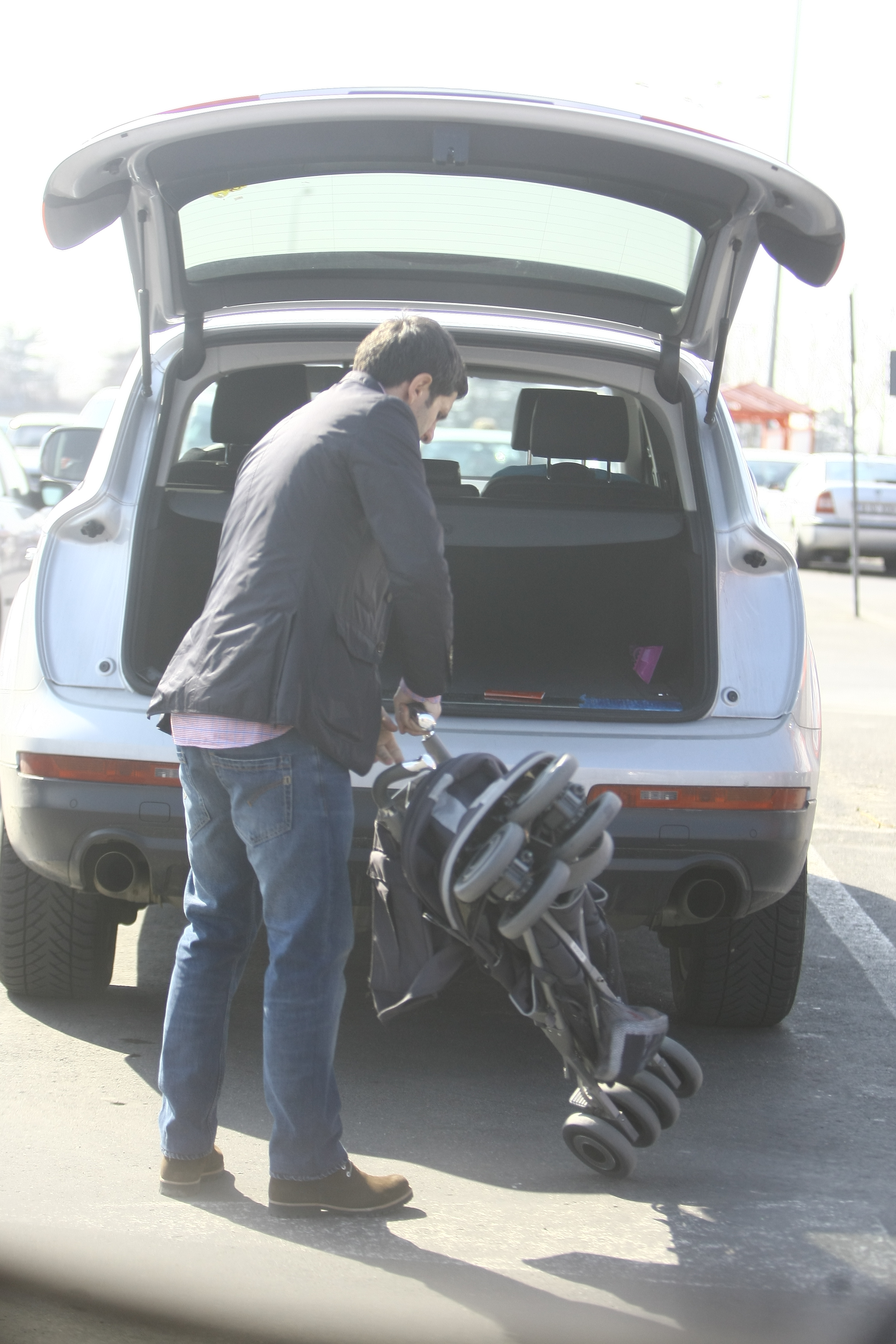 Diamovistul si-a scos sotia si copilul in oras