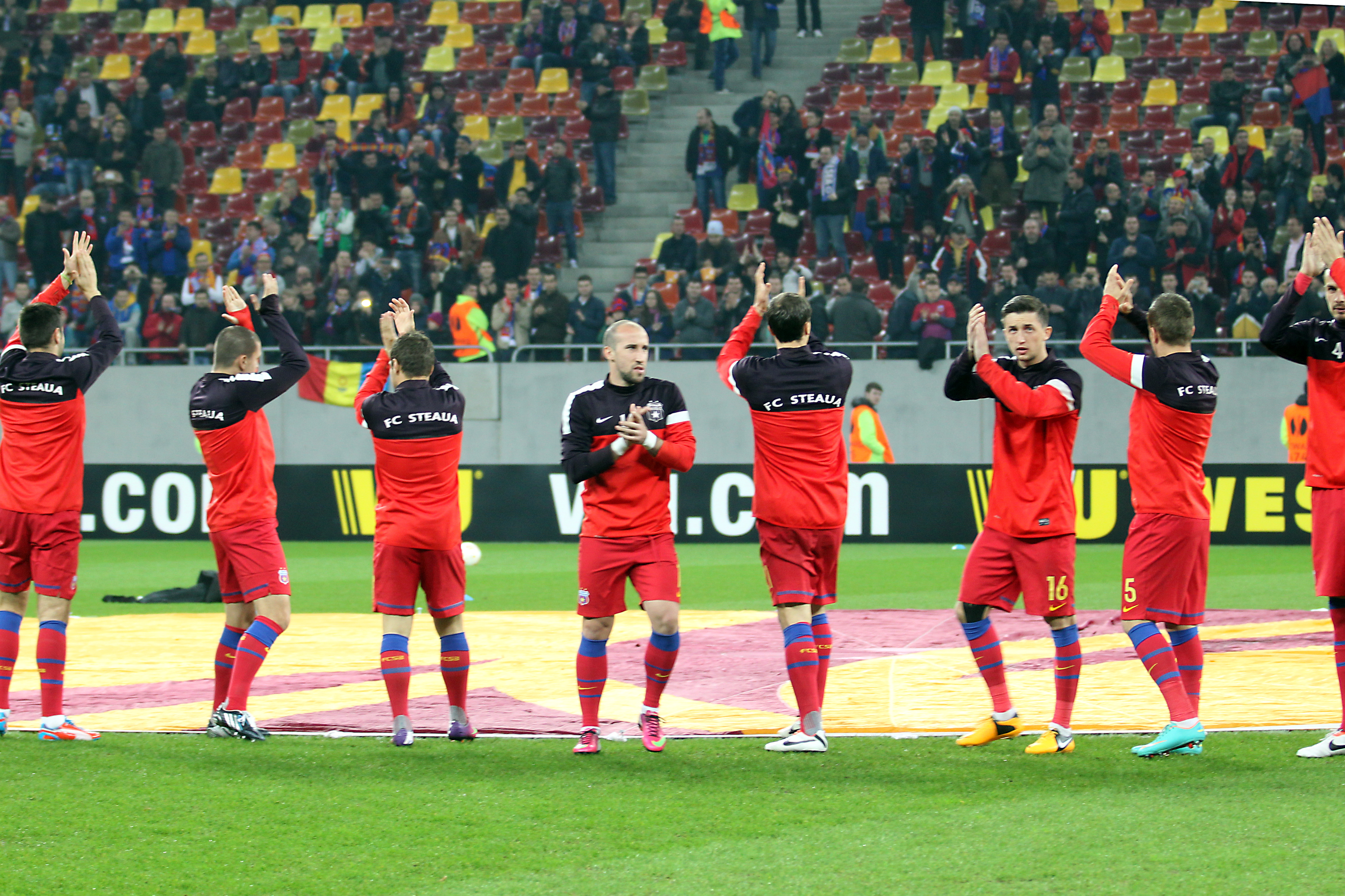 Jucatorii ros-albastri au nevoie de cel putin un egal pentru a se califica in optimi