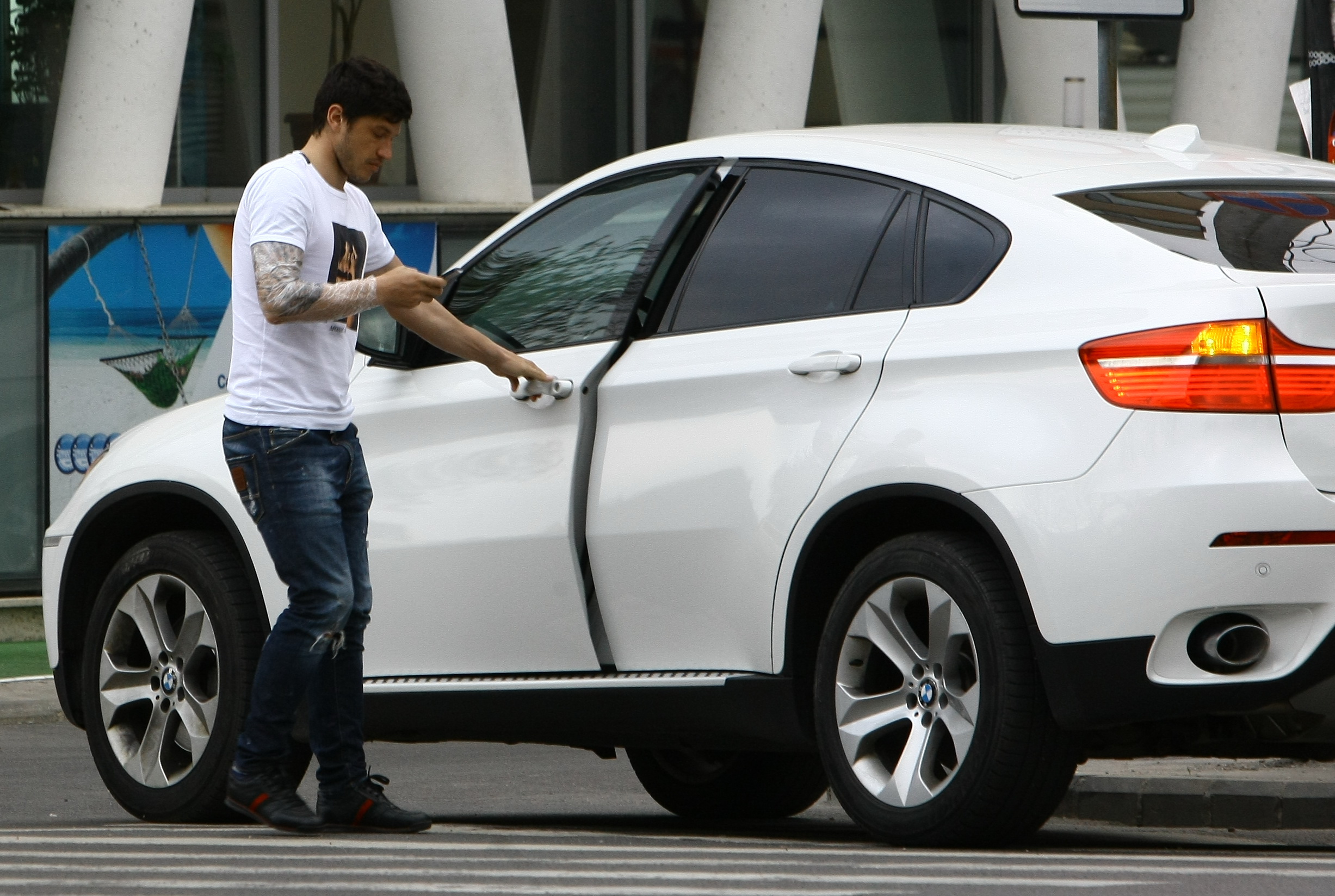 Constient de gafa facuta, sportivul si-a refacut tatuajul