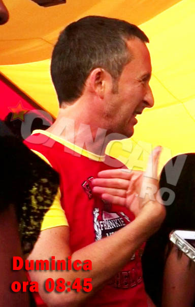 Ajuns in cel de-al doilea club, MM parea electrizat de atmosfera. Desi soarele rasarise de ceva timp, acesta nu dadea semne de oboseala