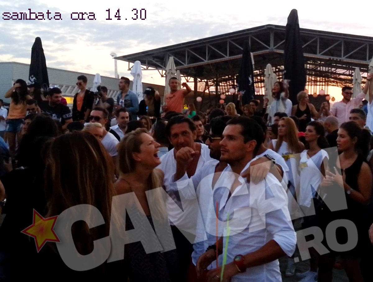 Minutele trec, petrecerea se incinge, 