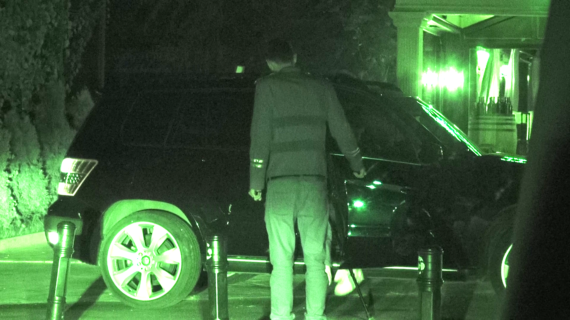 Un valet i-a deschis portiera lui Chivu