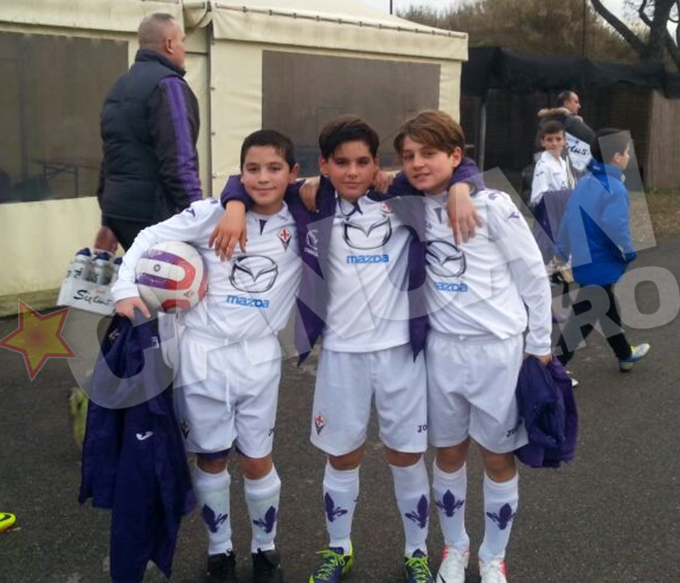Andrei David (centru), alaturi de doi dintre colegii lui de la Fiorentina