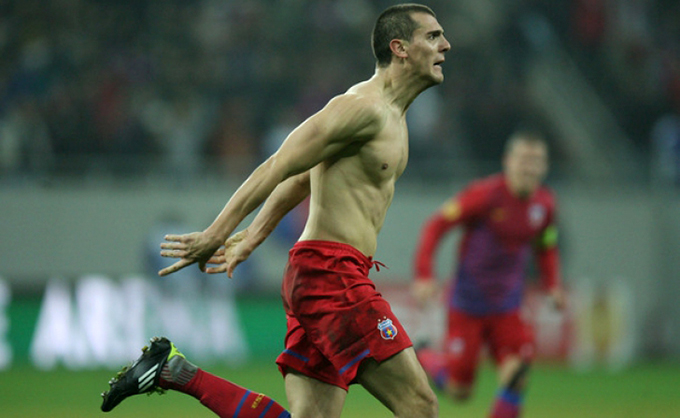 Nikolic, sarbatorind unul dintre putinele goluri in tricoul Stelei