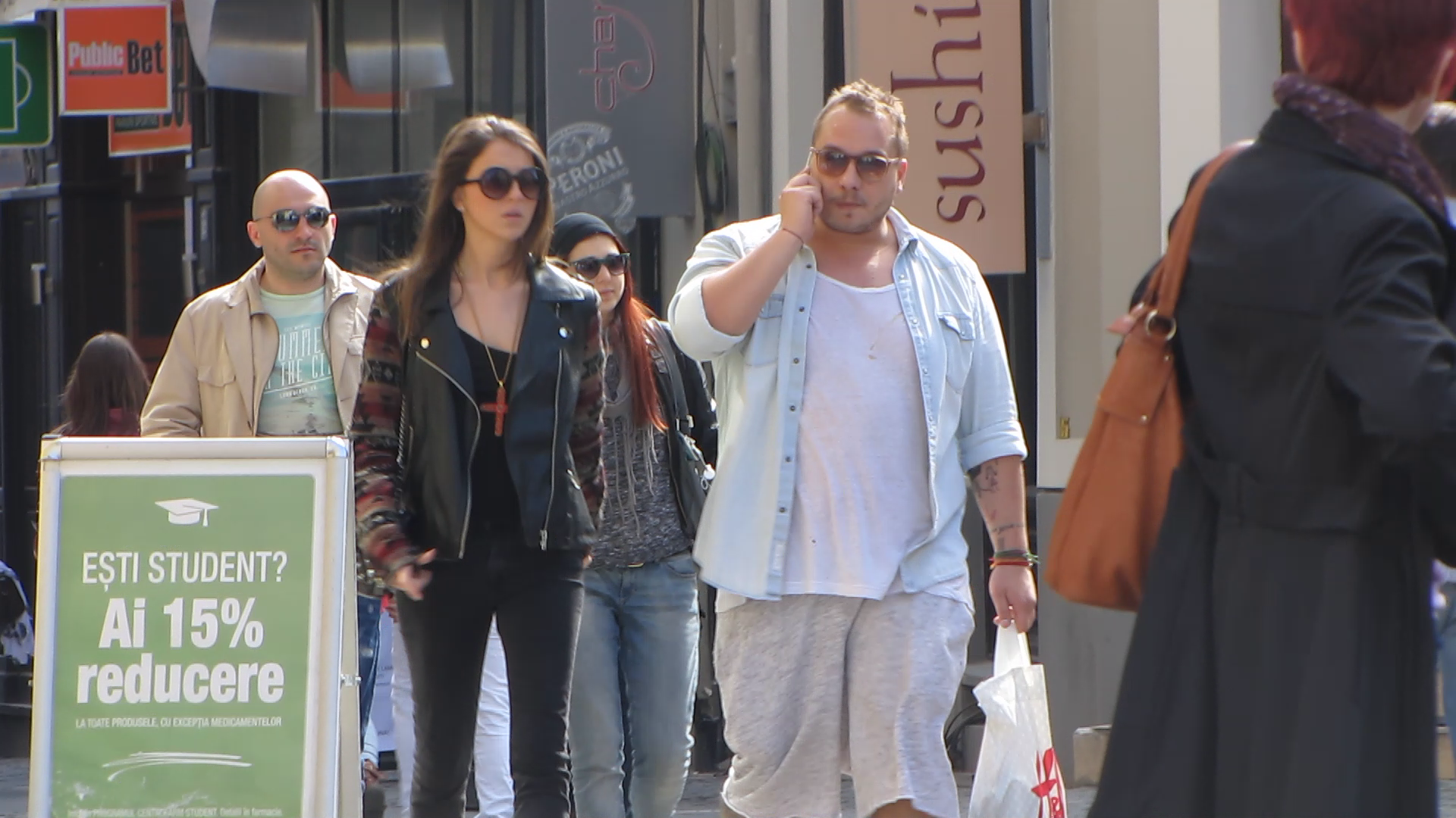 Teodora si Dan se plimba prin Centrul Vechi al Capitalei