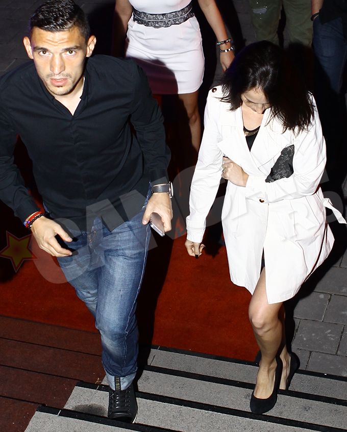 Atunci cand au ajuns la restaurant, Laura Keseru a parut foarte rece cu sotul ei