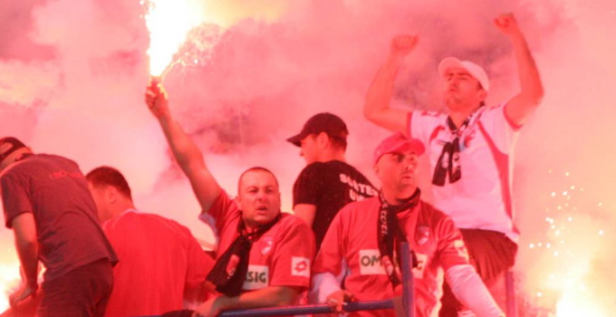 Suporterii dinamovisti sunt revoltati din cauza ca sefii au cerut insolventa