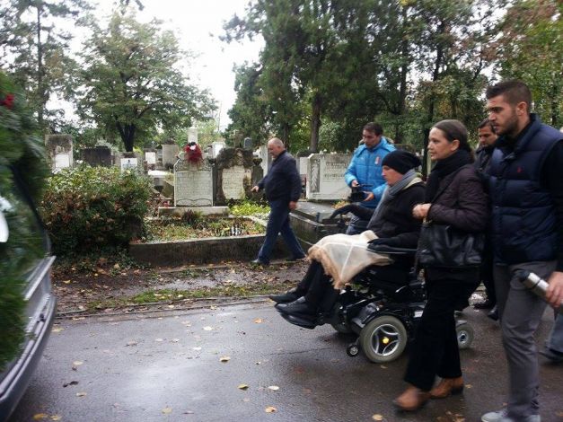 Daniela s-a mutat in Romania pentru fratele ei