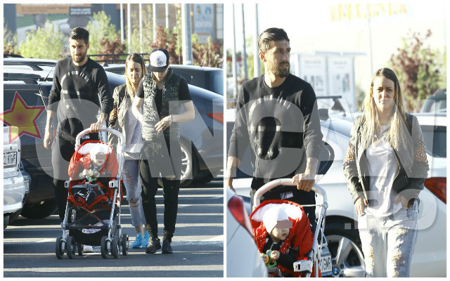 Paul Papp a ieşit cu soţia şi copilul la mall.