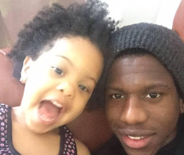 Patrick alături de fiica sa