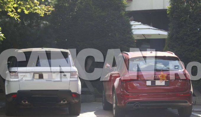 Range Rover Sport (95.000 euro) şi Masina rosie – Audi Q5 (50.000 euro)    