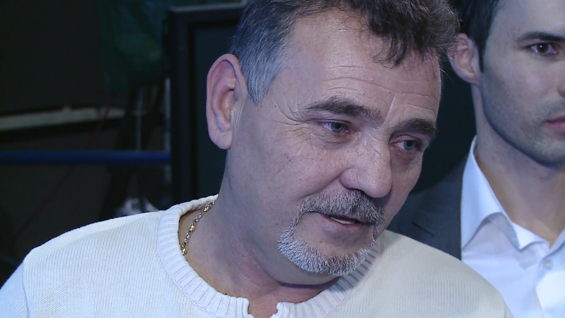 Tatal Roxanei a privit numarul de striptease al fiicei lui din gradena