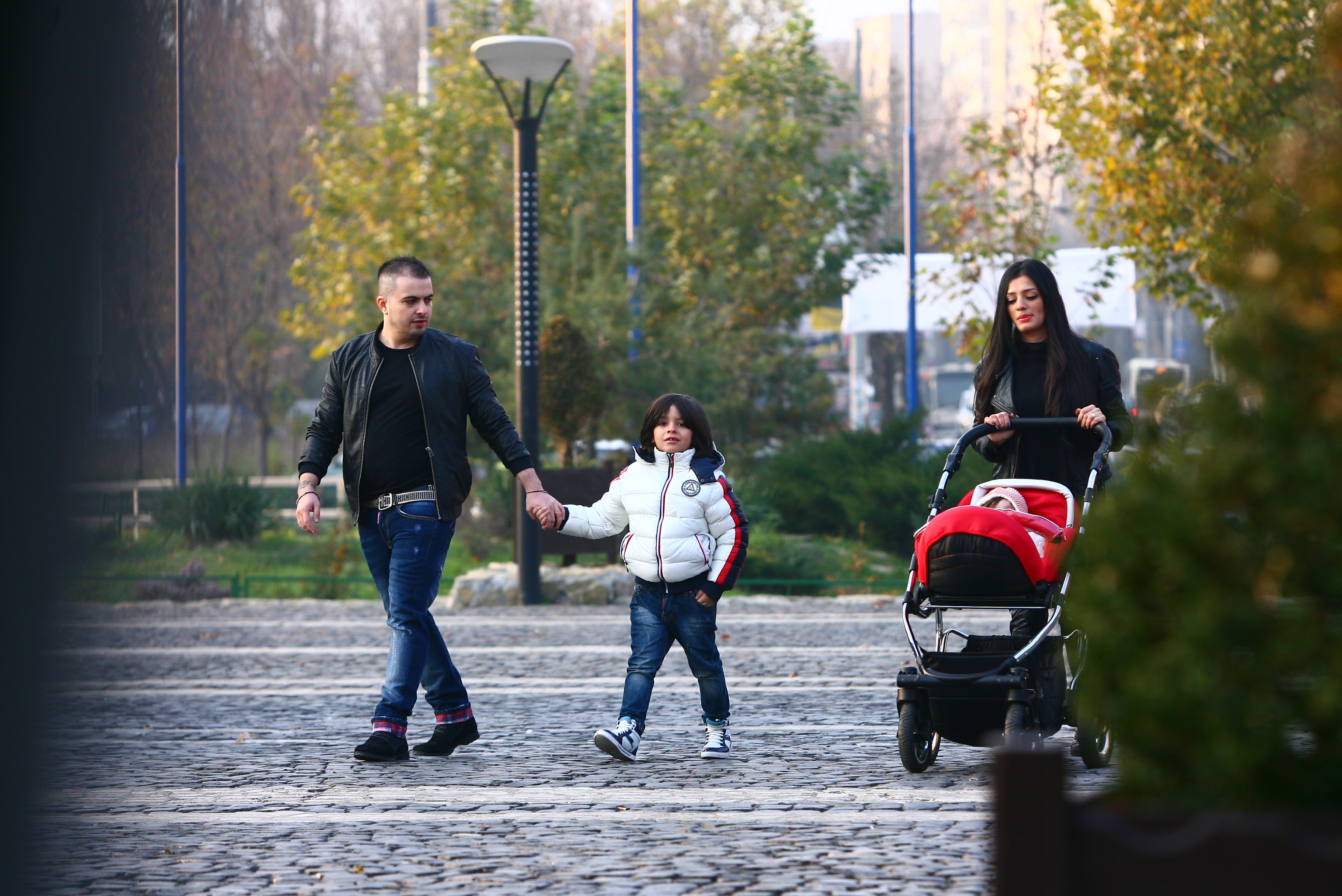 Artistul este mandru de familia lui, cu care incearca sa petreaca cat mai mult timp