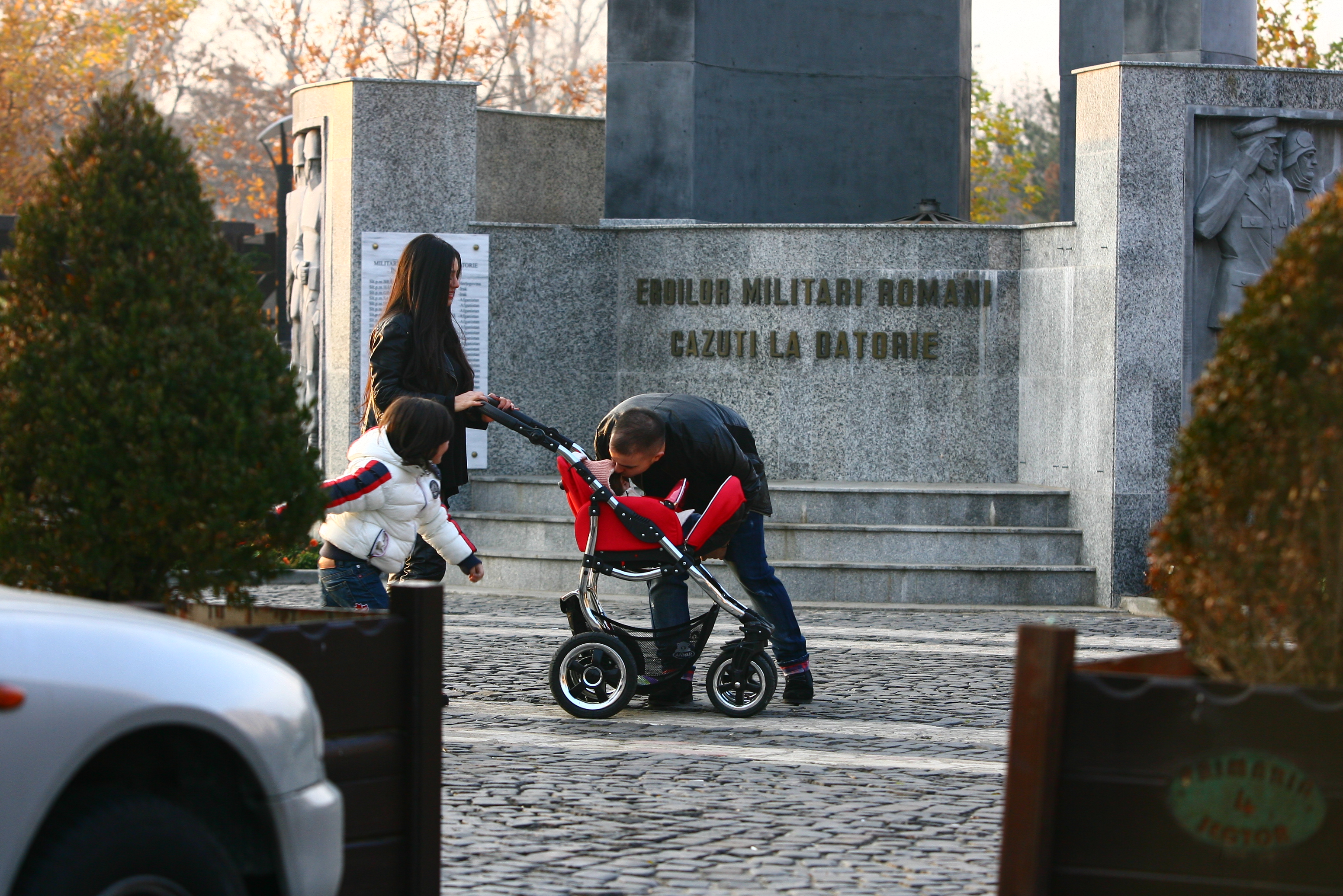Desi are o relatie speciala cu fiul lui, Armeanca este