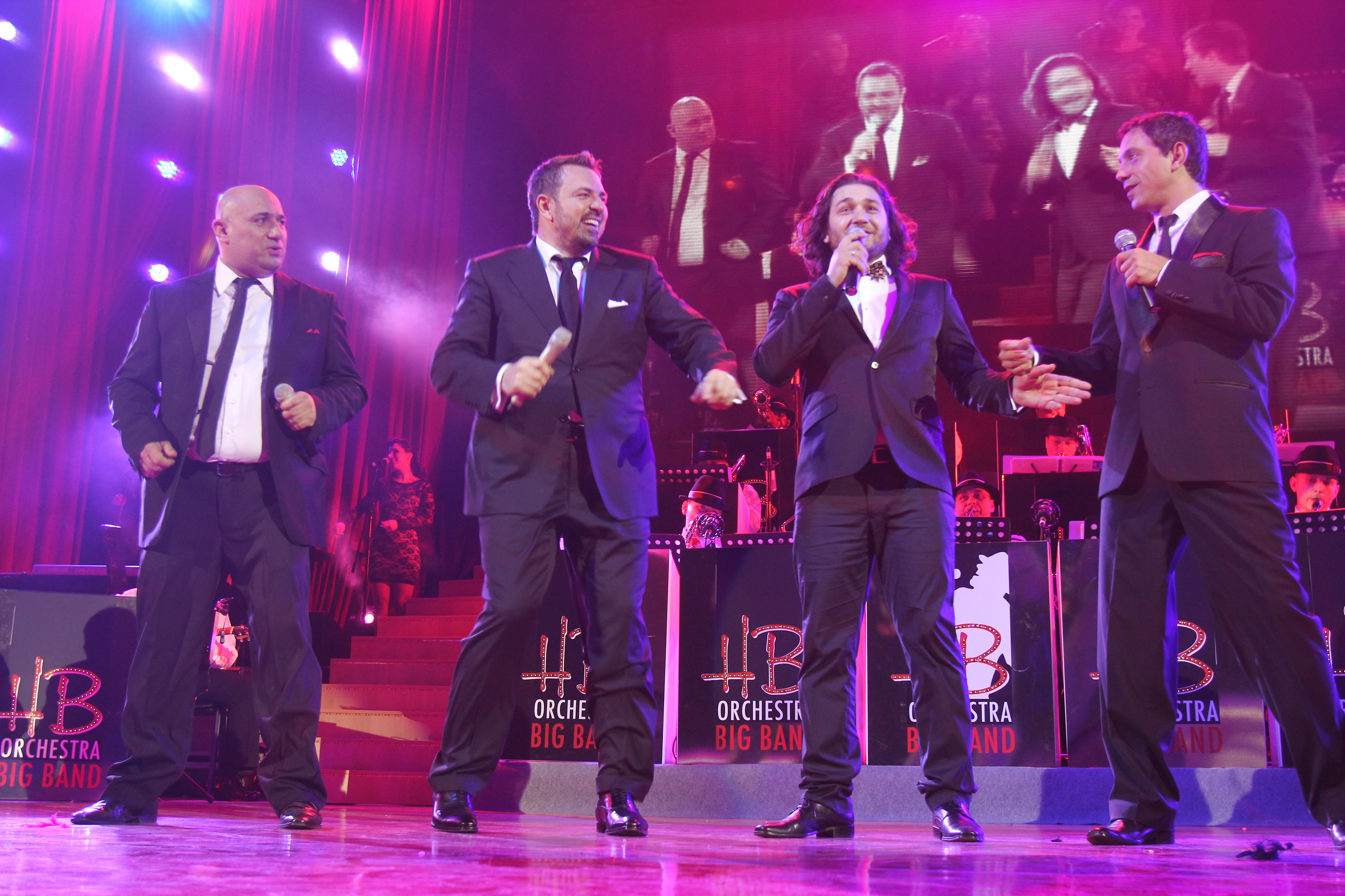 Horia Brenciu a cantat cu cei trei masterchef-i, momentul fiind aplaudat la scena deschisa