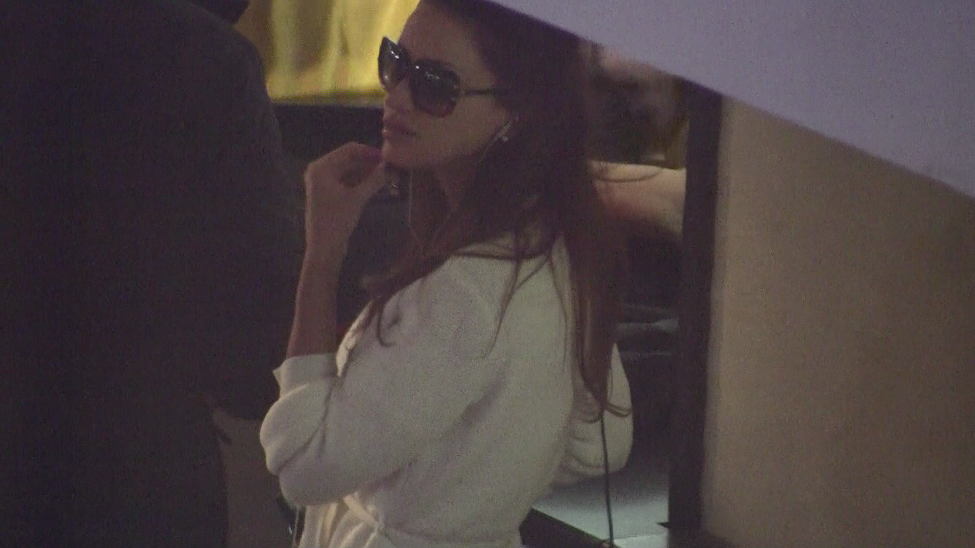 Bianca asteapta rabdatoare la coada formata la curatatorie