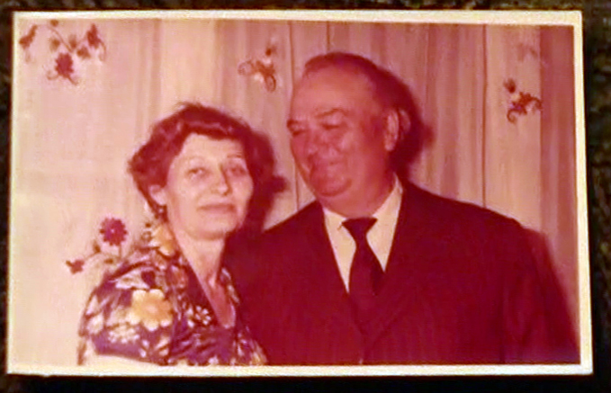 Fascinanta poveste a unui cuplu casatorit de 70 de ani. El a fost in Garda Regala si a infiintat Clubul Dinamo, ea l-a respectat