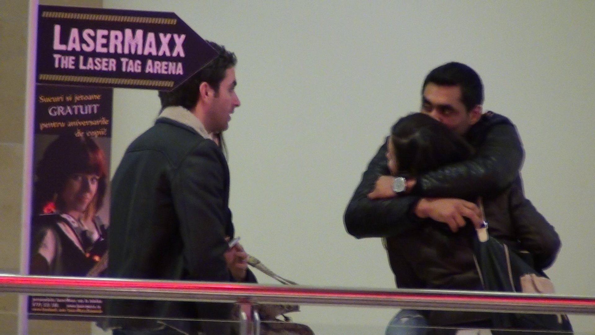 Mijlocasaul de la Saint Etienne si-a sarutat apasat iubita pe frunte