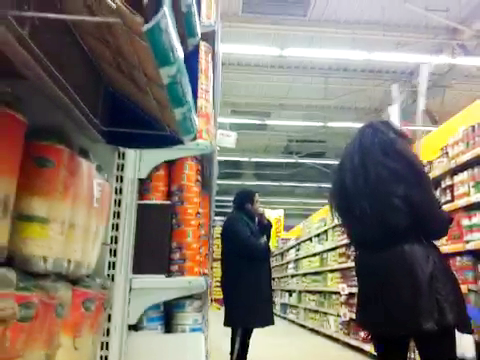 Dan Bursuc a plecat cu sotia la cumparaturi noaptea, mancand semintea