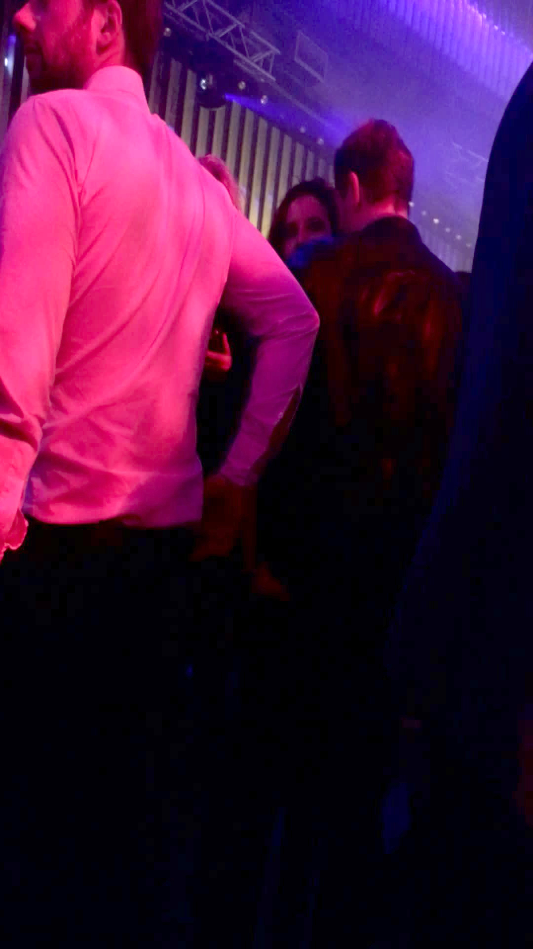 Sorin da fost fotografiat in repetate randuri in compania unor domnisoare, in club