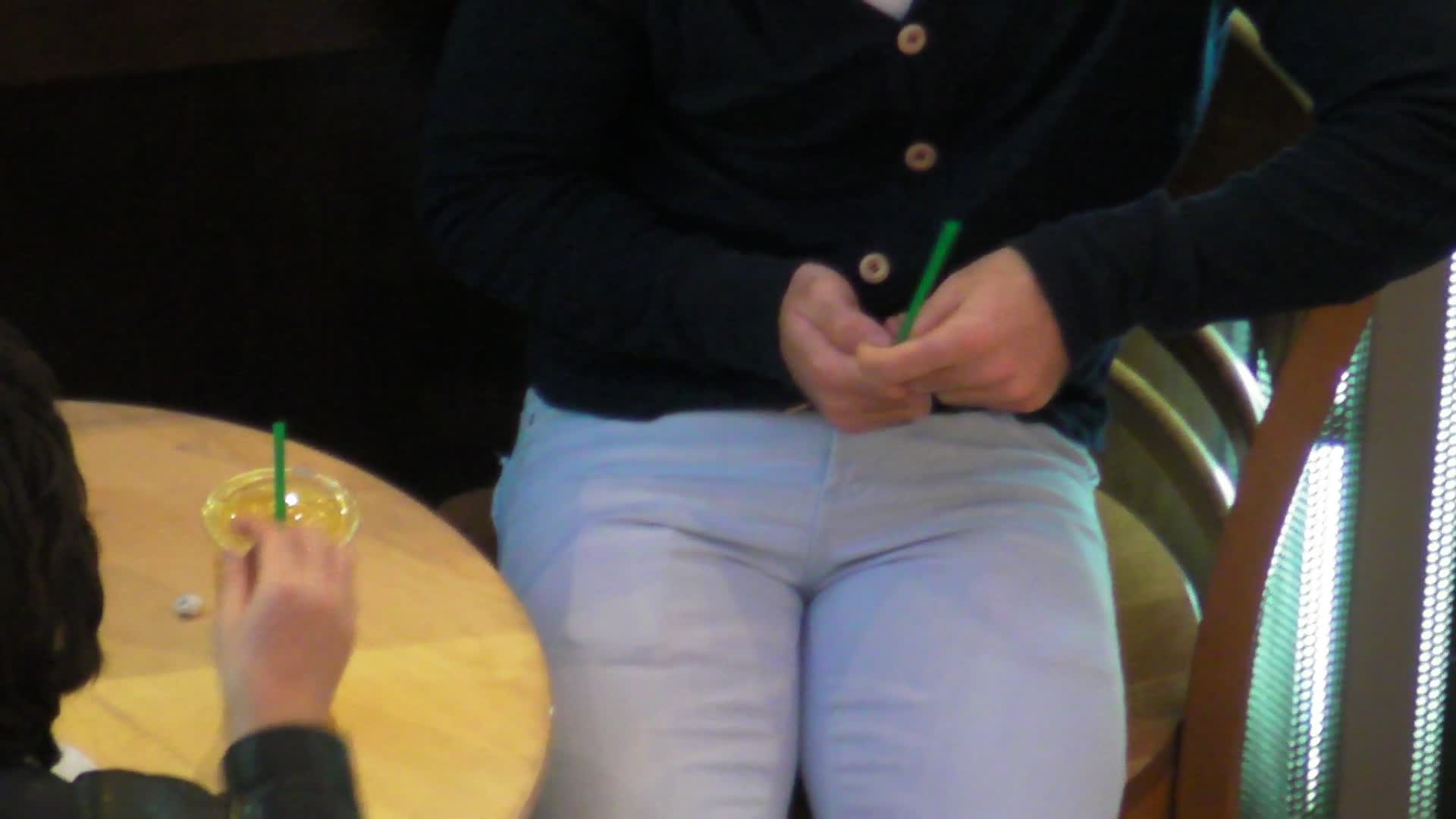 Stelistul nu a baut nimic in cafenea, desi a zabovit mai mult de o ora alaturi de parintii sai