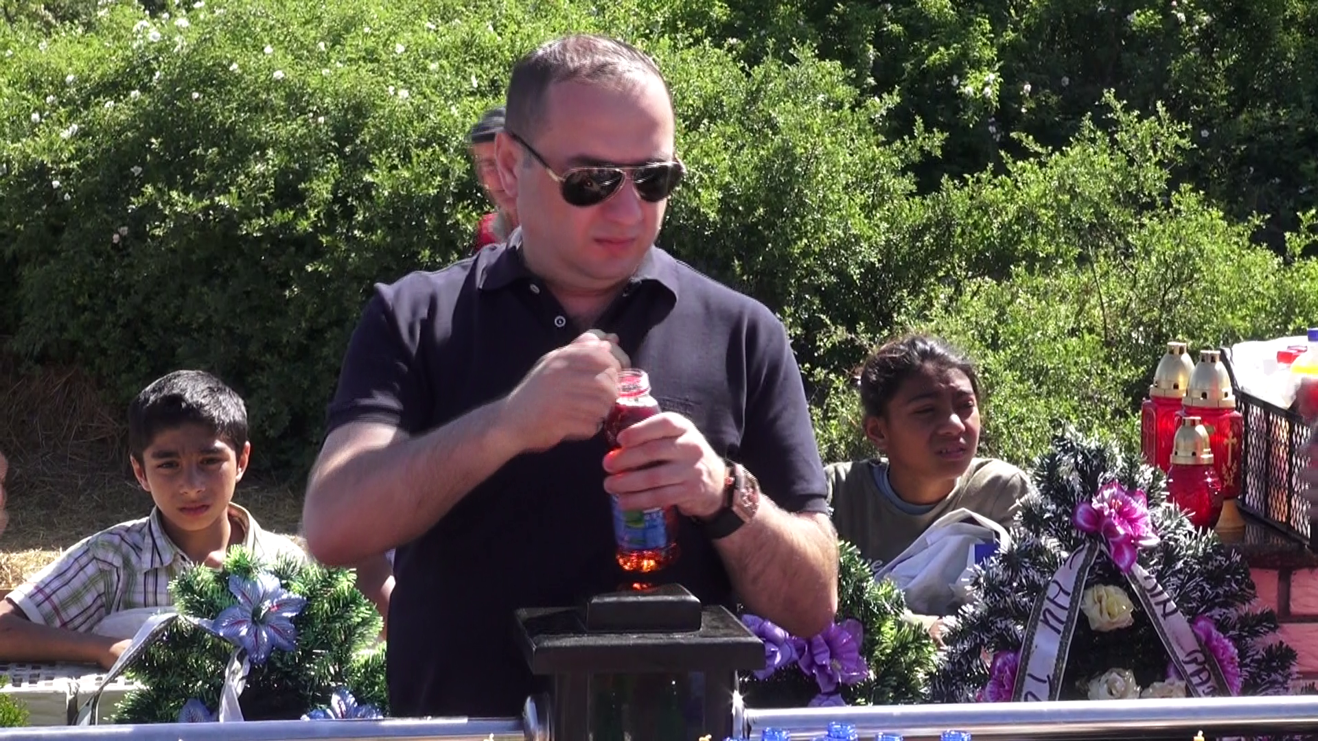 Printul Tiganilor nu rateaza nicio ocazie sa cinsteasca sufletul celui care i-a fost alaturi in cele mai grele momente, intr-un stil fastuos.