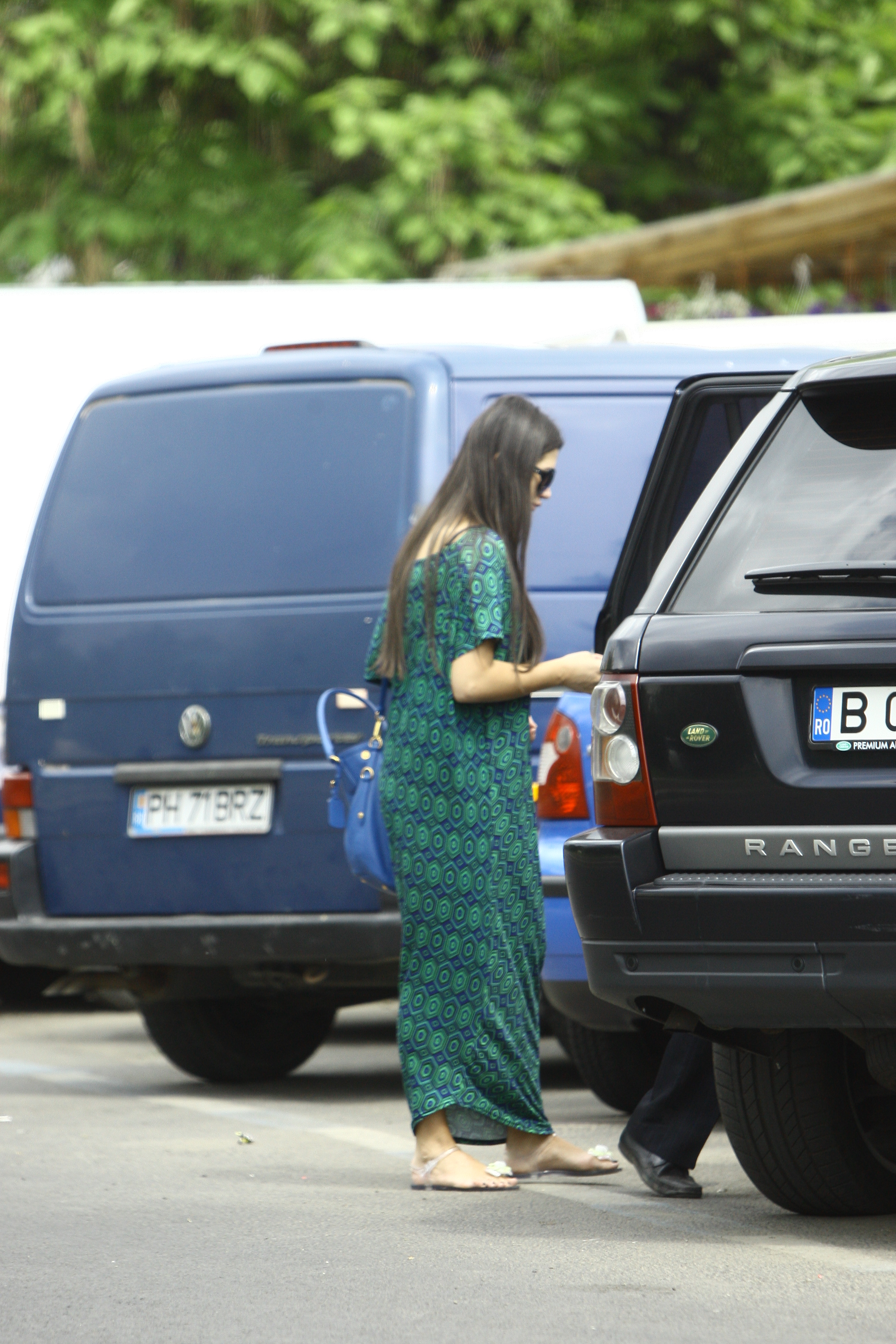 Imbracata dupa ultimele tendinte, Elena este o gravida sexy