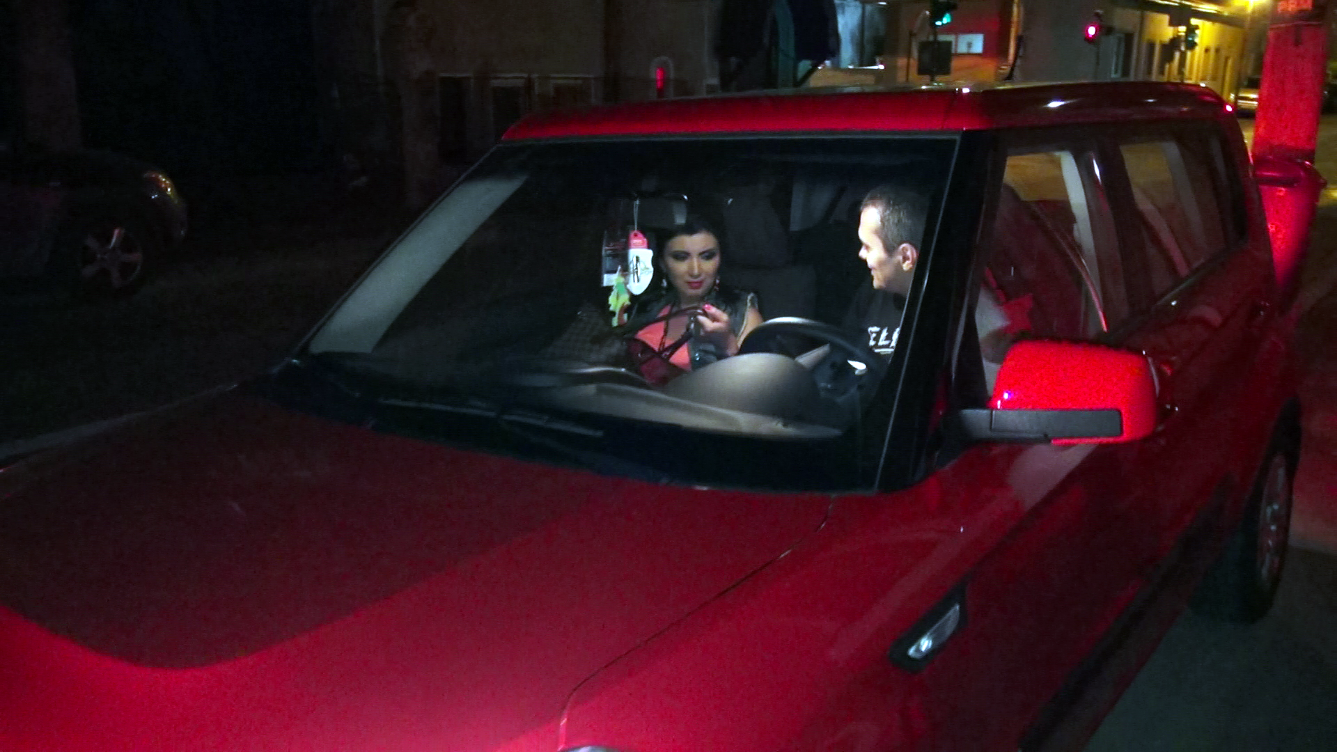 CANCAN.ro i-a fotografiat pe Bahmu si pe Mihai in ultima seara de iubire, in fata casei in care au locuit