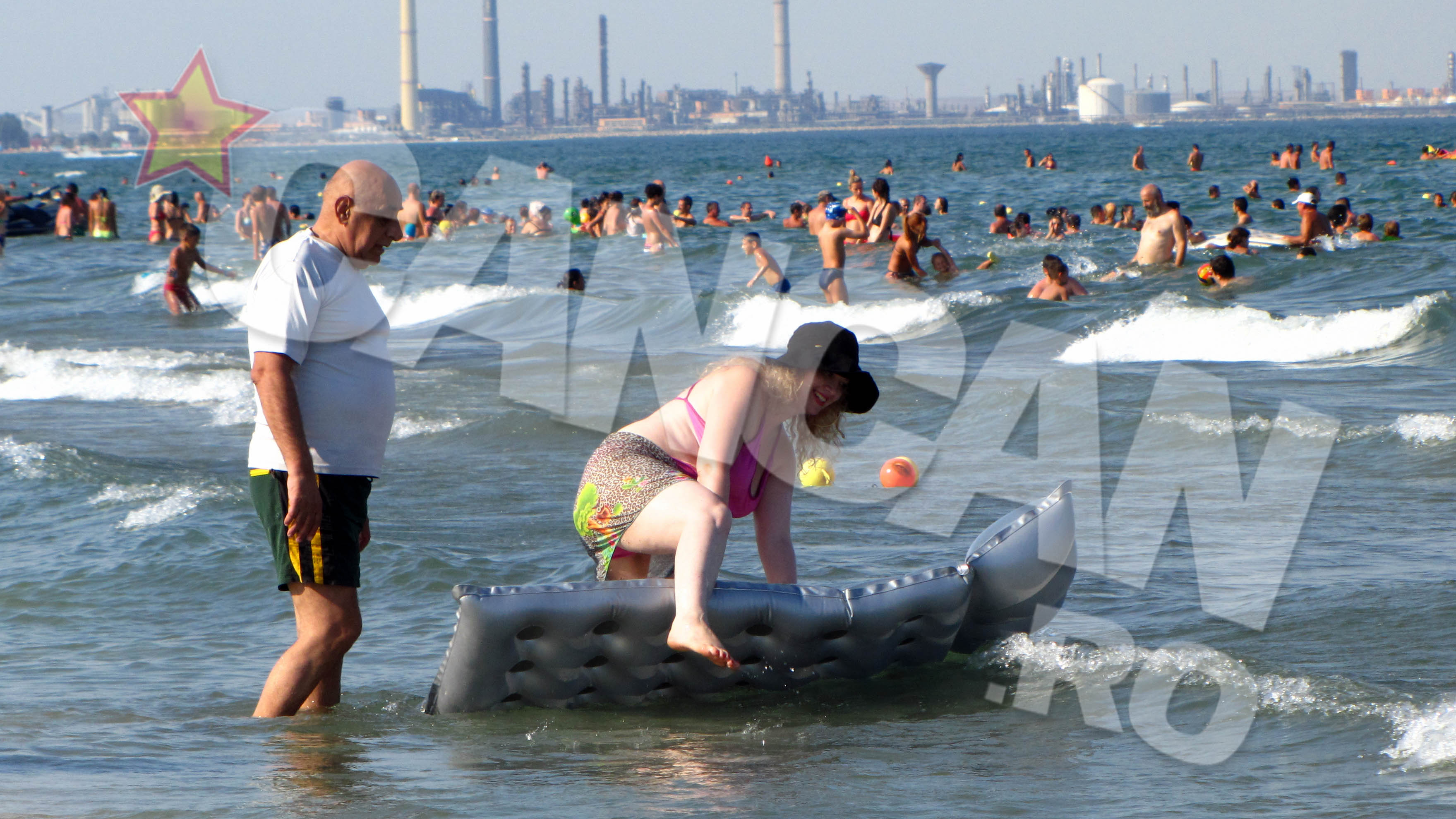 Oana Lis e plinuta bine, dar Viorel o place si asa!