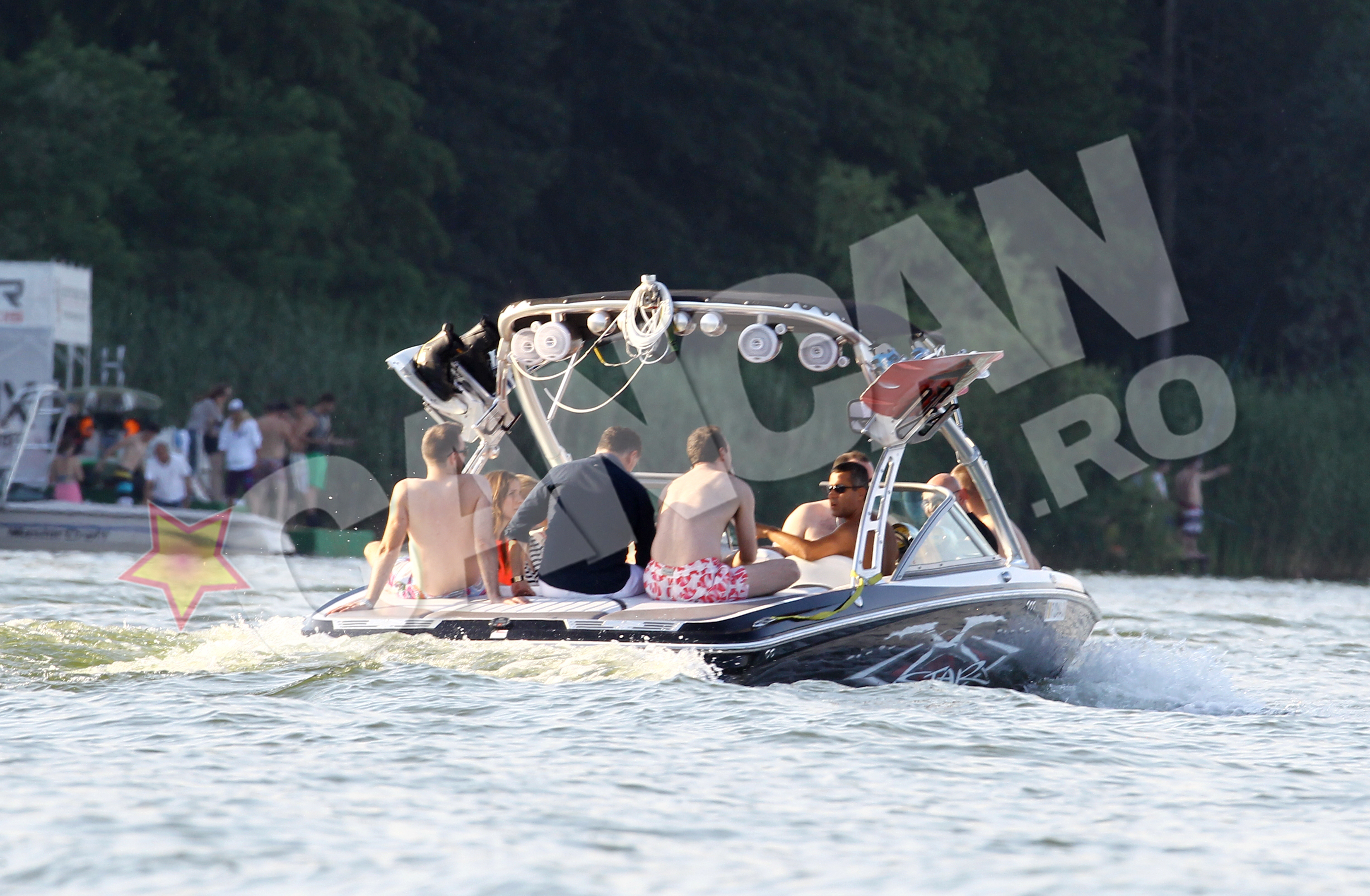 Si milionarul Remus Truica s-a bucurat de soarele de iunie, in compania prietenilor