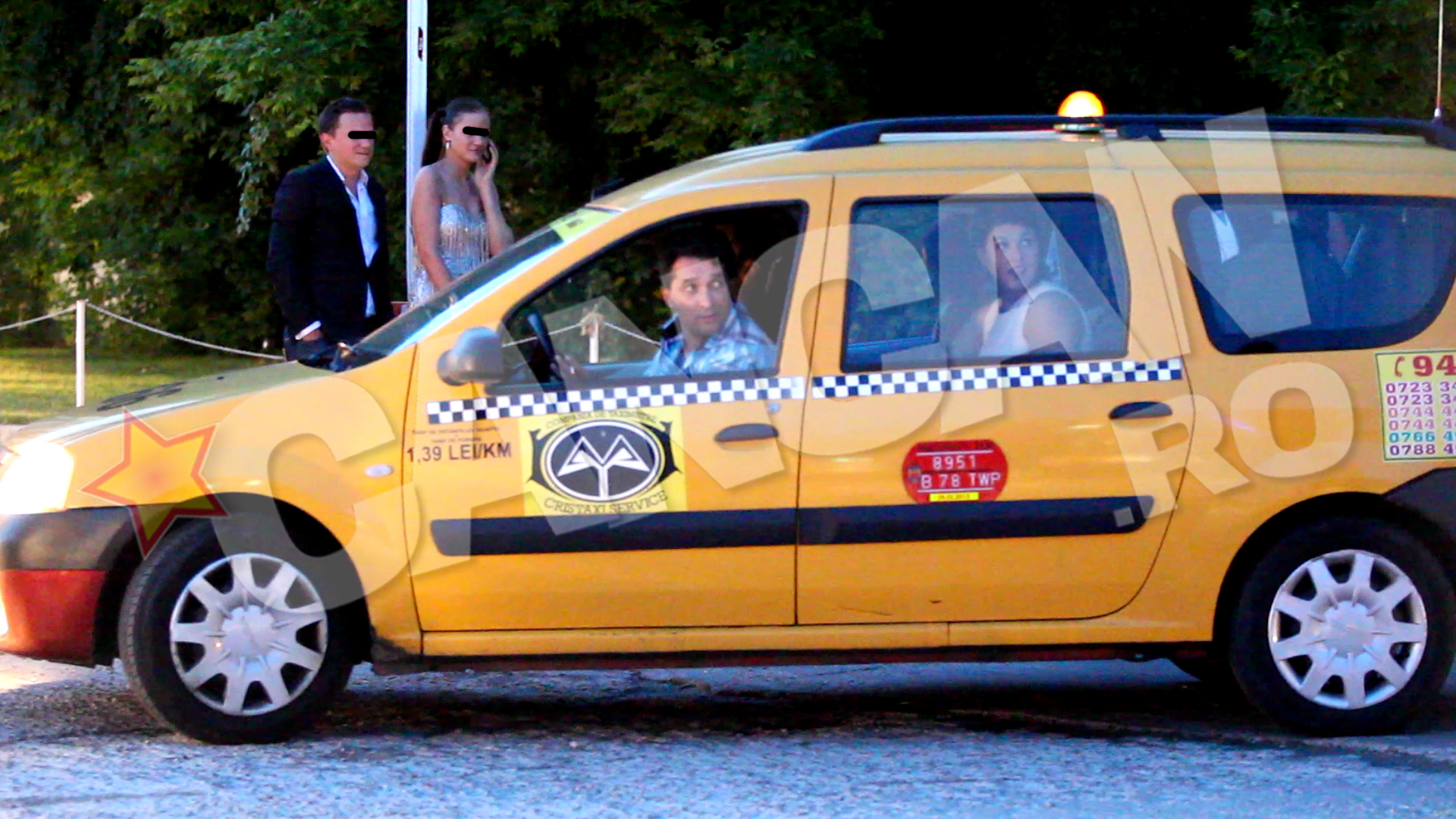 Sportivii se urca in masina si se indreapta spre case. Nu inainte de a face un popas matinal la un fast food