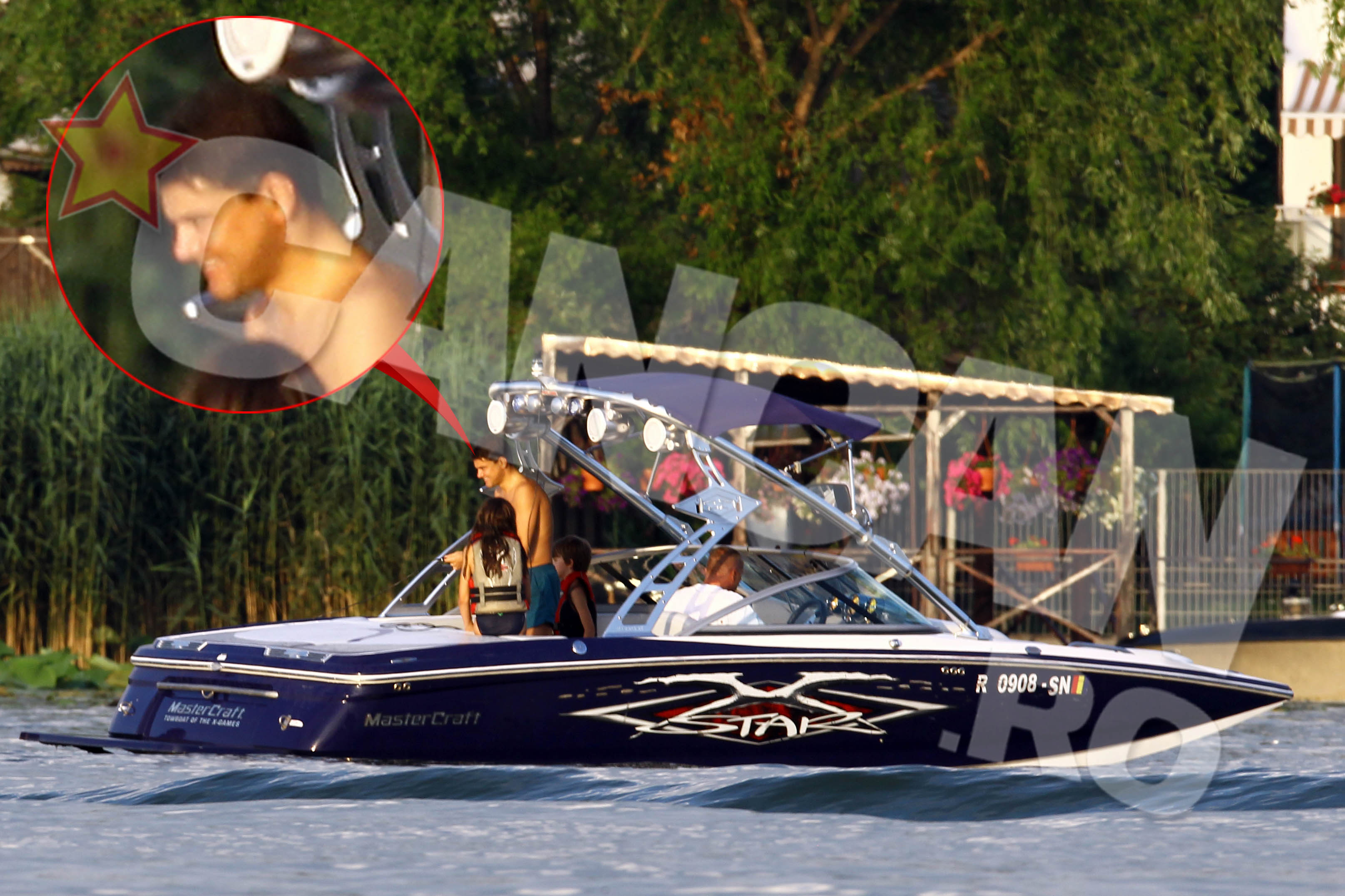 Boureanu a fost, pentru cateva ore, responsabil cu distractia pentru fetita lui si inca trei copii, la bordul unei ambarcatiuni care valoareaza peste 100.000 de euro.