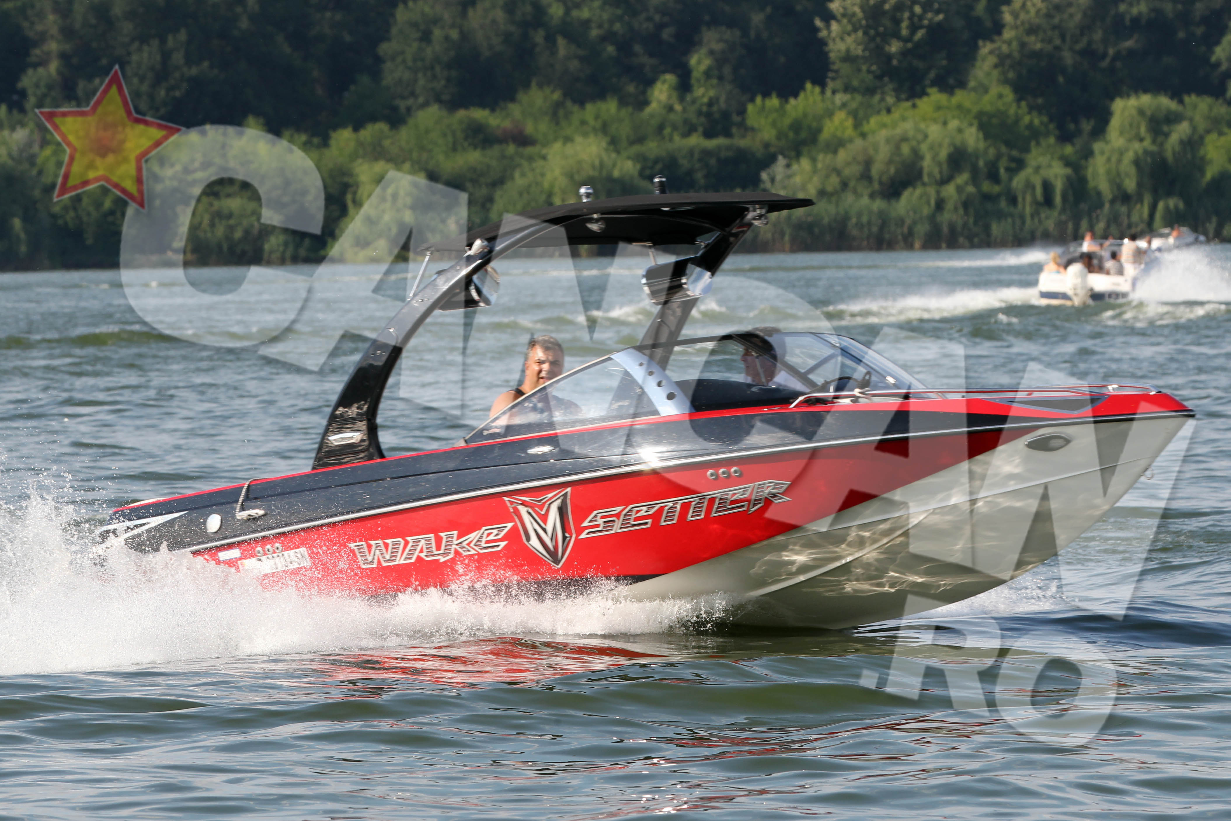 Olaroiu a plutit pret de cateva ore intr-o barca estimata la 60.000 de euro