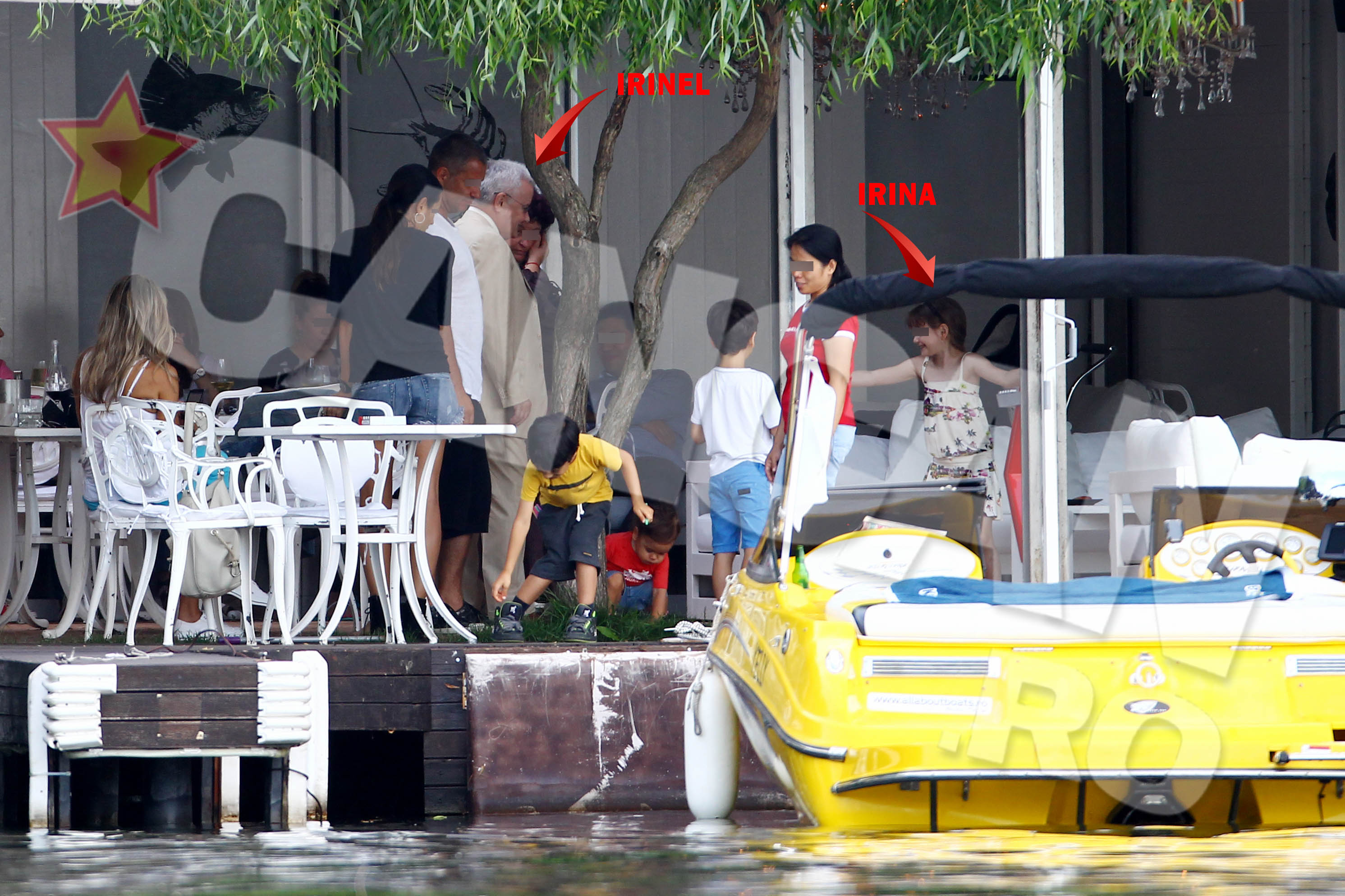 Imbracat la patru ace, cu costum si cravata, Iri si-a scos fetita la masa, insotiti ca de fiecare data si de bona.