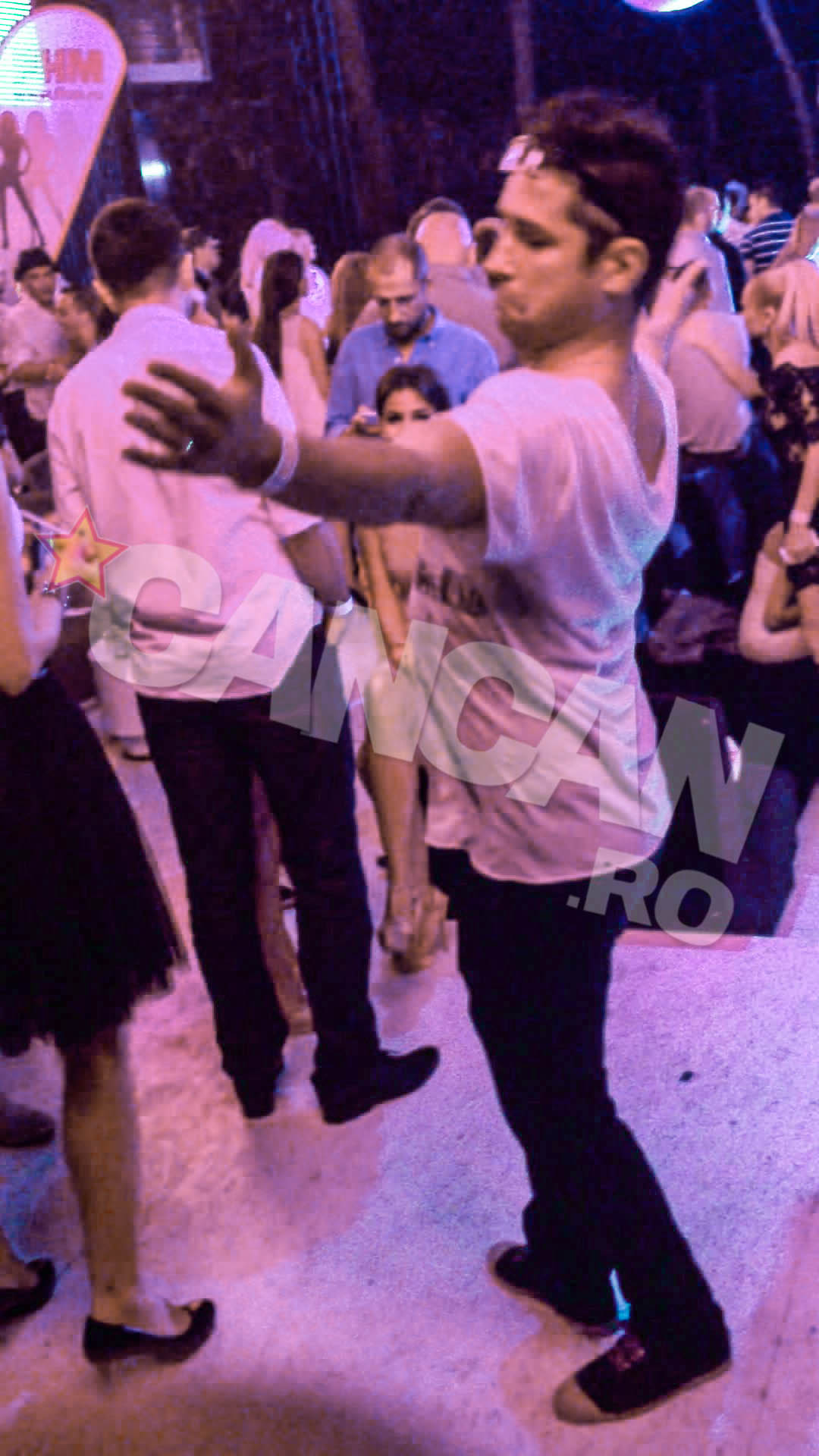Ramas si el in Bucuresti, Doru a de la Deep Central a exagerat putin cu distractia si a dat-o-n dansuri... haotice