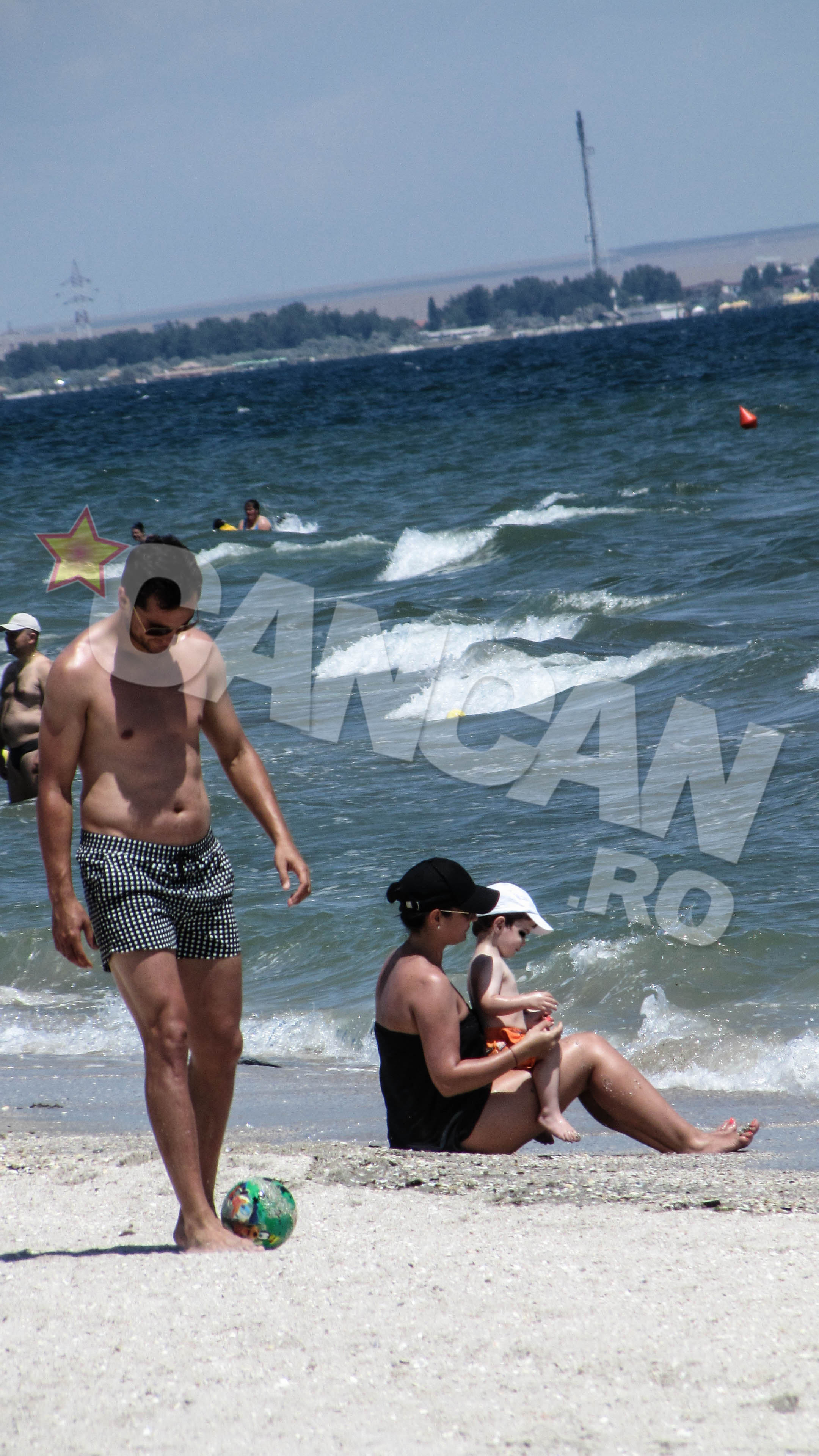 Vlad Munteanu a avut un weekend plin alaturi de sotie si cei doi copii ai lui