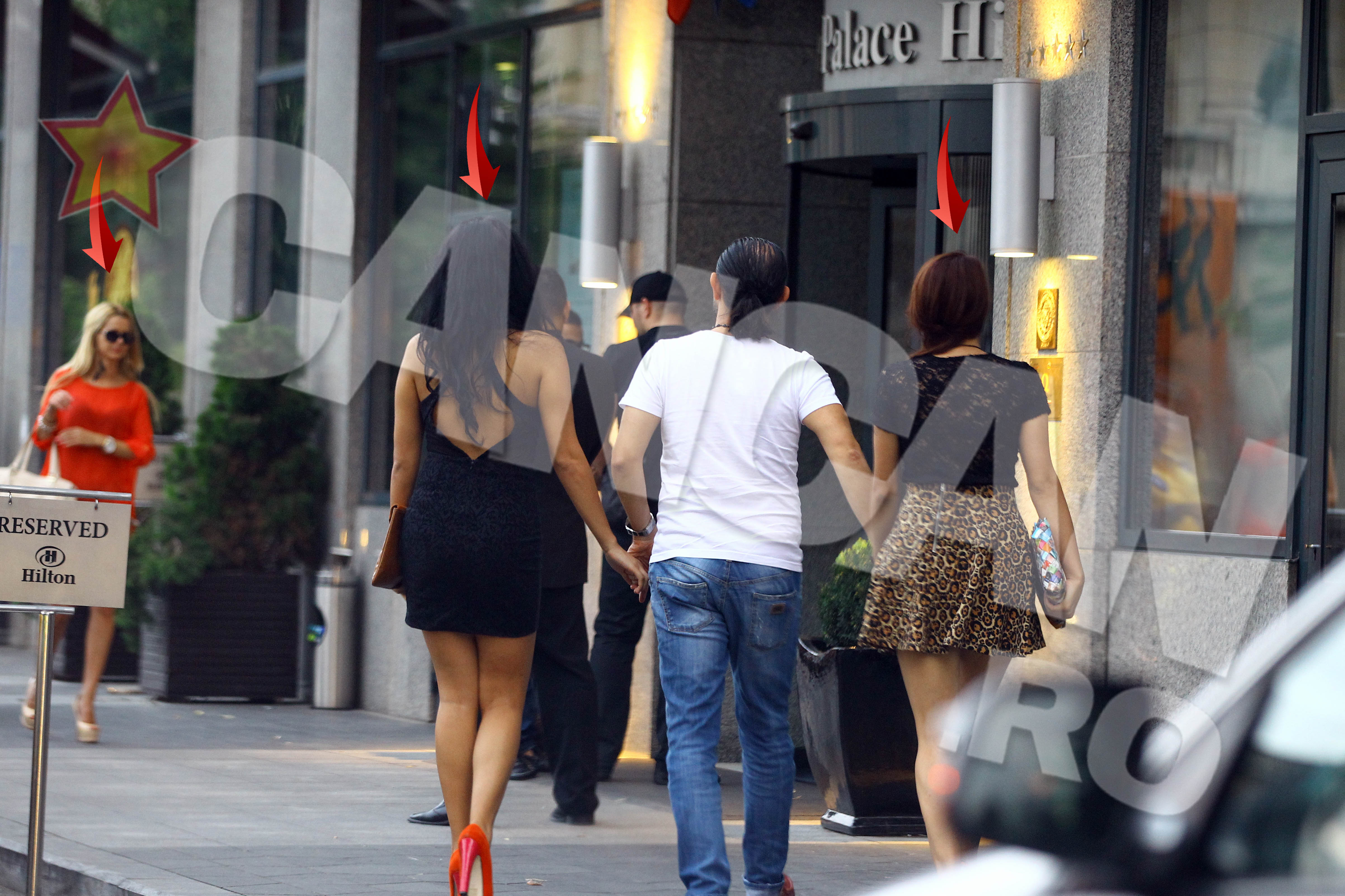 Printul a fost urmat de oamenii lui care, la randul lor, au luat cu ei cateva fete